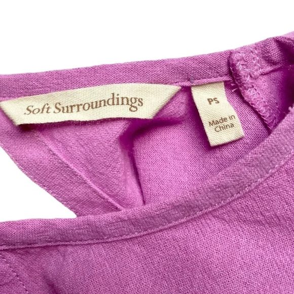 Soft Surroundings Lightweight Keyhole Design Top - Picture 2 of 3